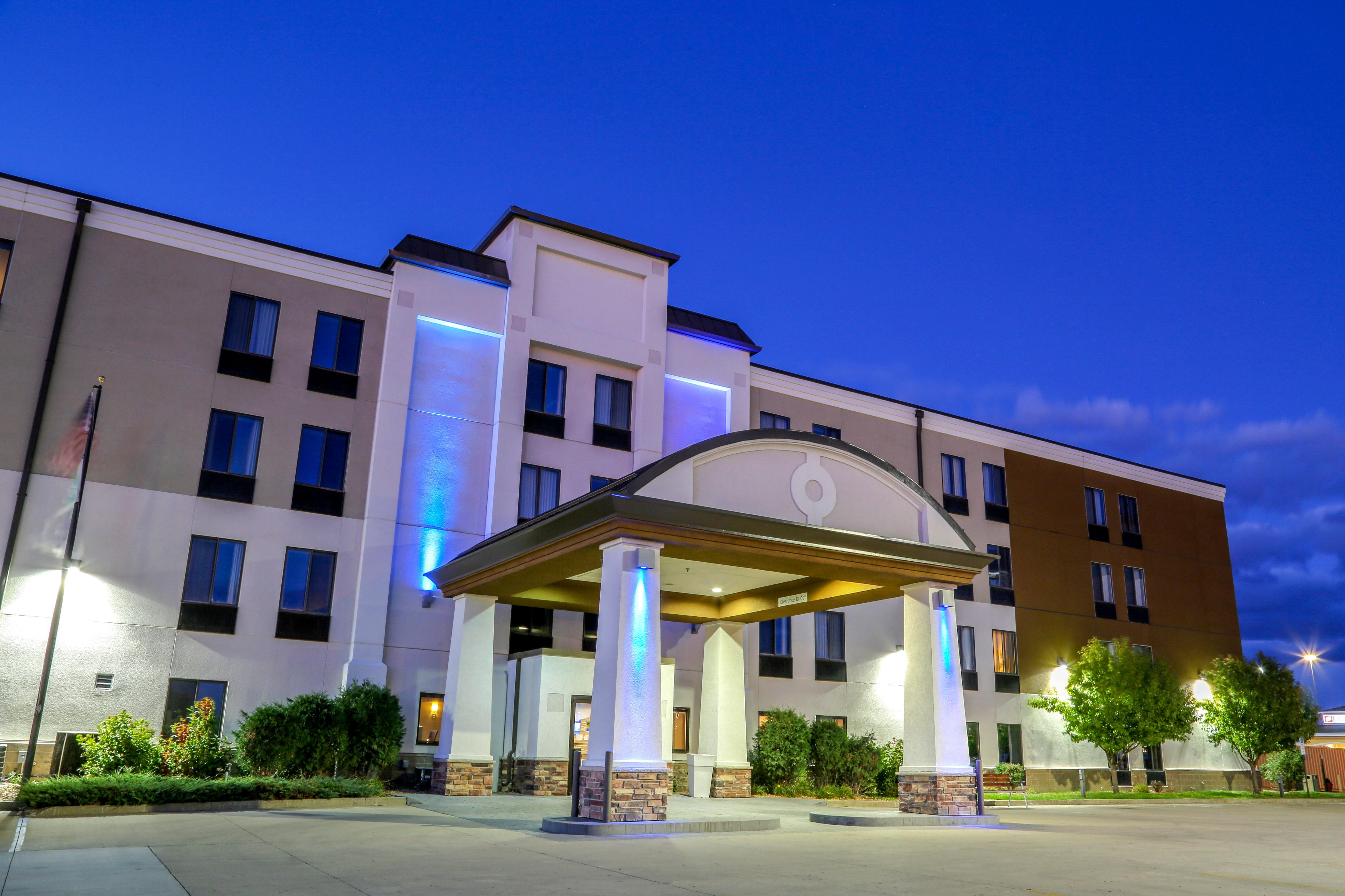 Holiday Inn Express Fargo - West Acres, An Ihg Hotel מראה חיצוני תמונה