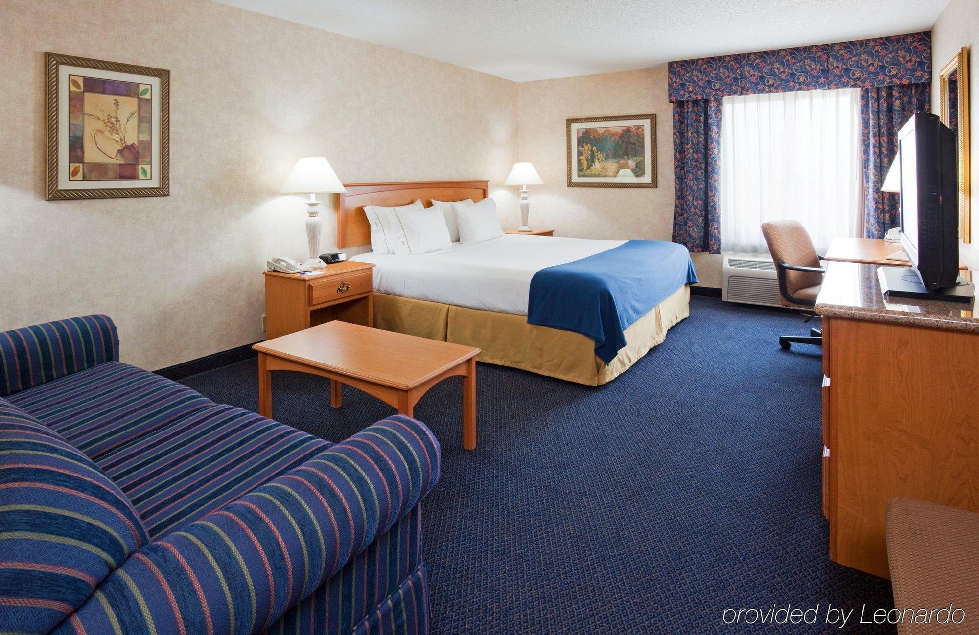 Holiday Inn Express Fargo - West Acres, An Ihg Hotel חדר תמונה