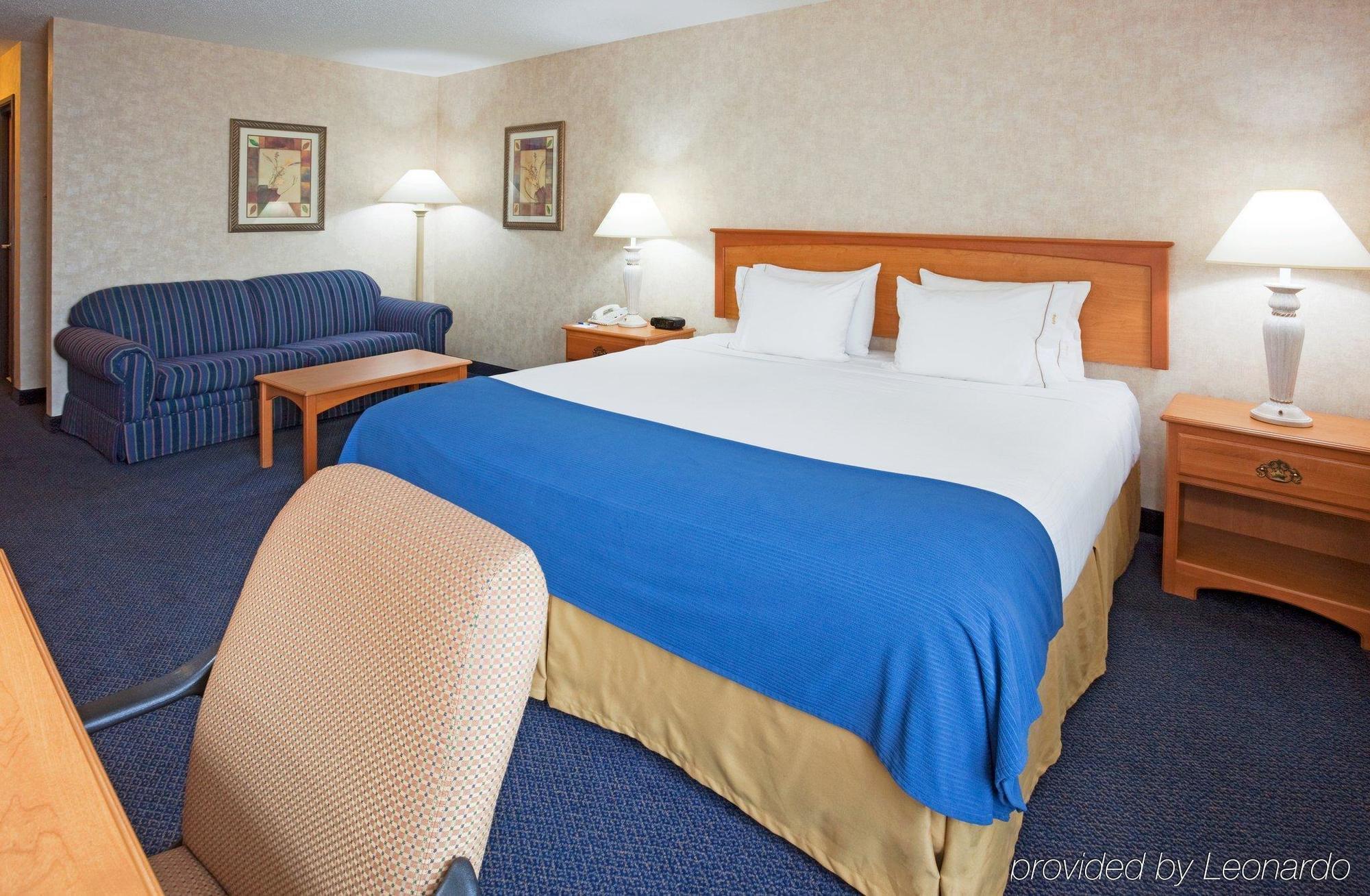 Holiday Inn Express Fargo - West Acres, An Ihg Hotel חדר תמונה